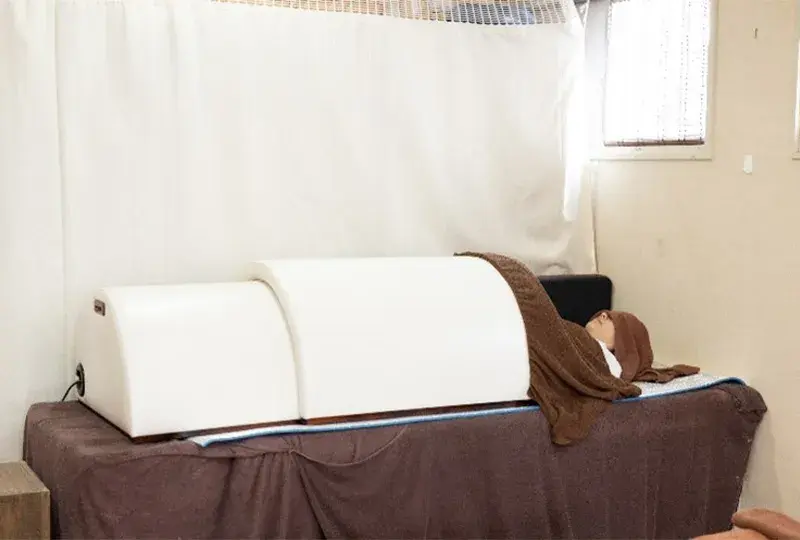 整体院での冷え・むくみの治し方、根本改善, 整体, 手のしびれ, 猫背矯正, 巻き肩矯正, 冷え, むくみ, 温熱ドーム, みたか西久保整体院, 武蔵野市, 根本改善